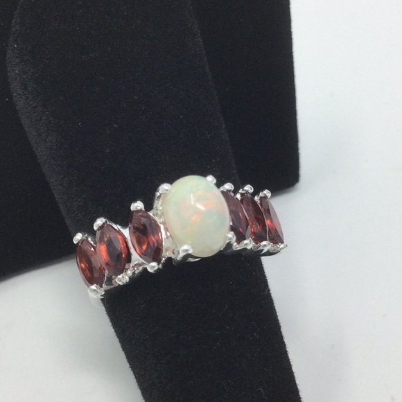 Genuine Flashing Fiery Opal & Garnet Ring - Picture 5 of 9